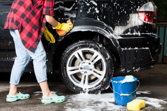 洗車ブラシの種類や選び方、基本的な洗車方法やおすすめを解説！ | DriverHacker[ドライバーハッカー]